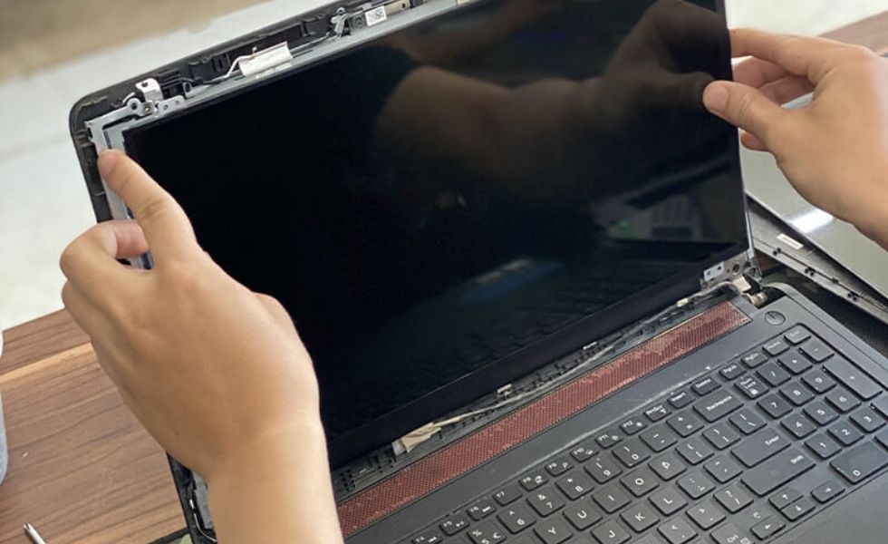 lắp màn hình mới cho laptop