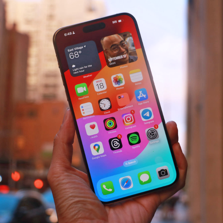 mieng-dan-cuong-luc-top-iphone-15-pro-full-man-12
