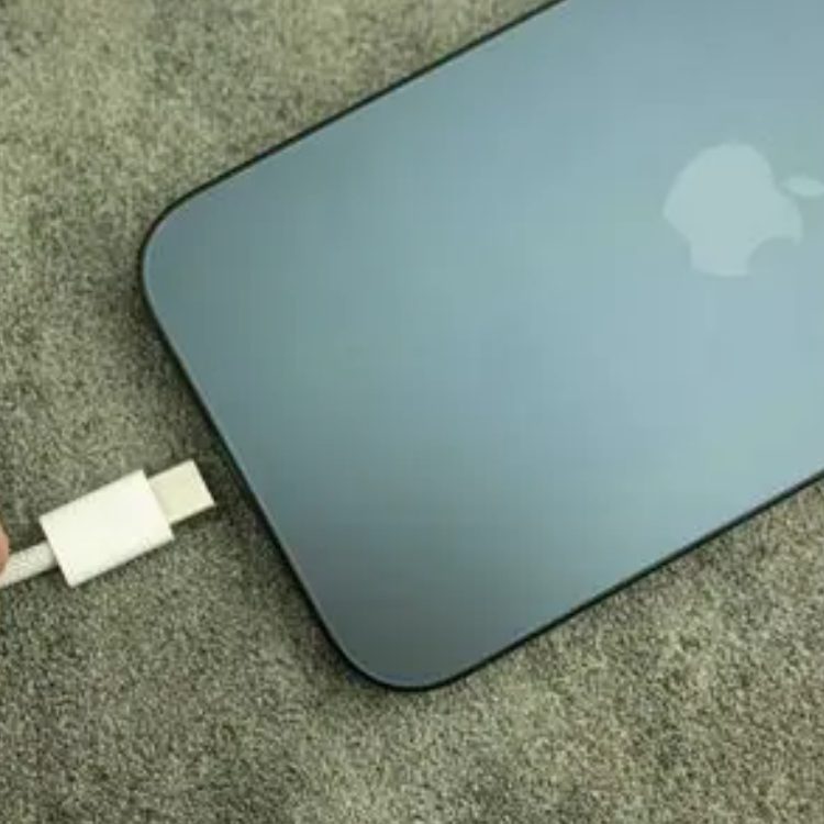thay-cap-sac-iphone-13-pro-max-chinh-hang-rexon-17