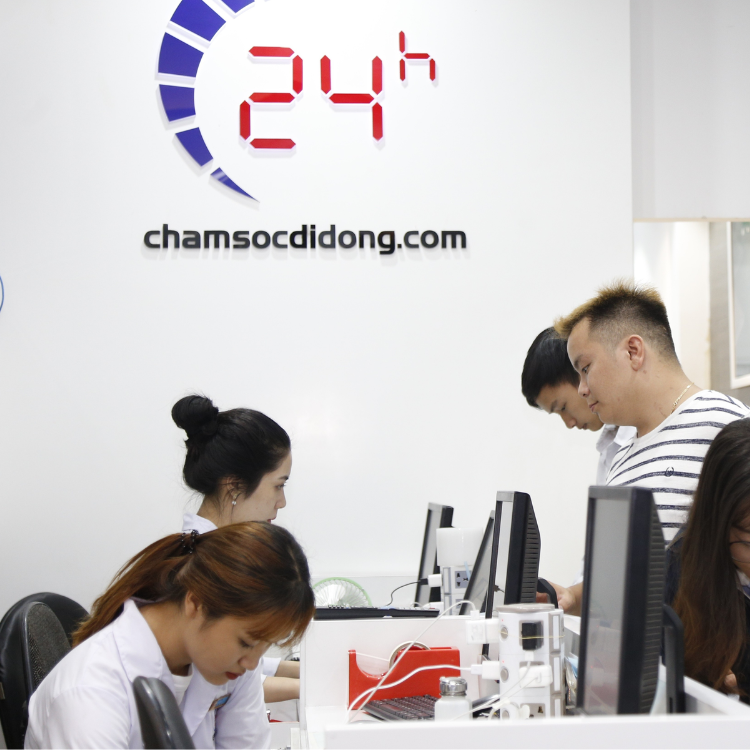 thay-cap-sac-iphone-13-pro-max-chinh-hang-rexon-48
