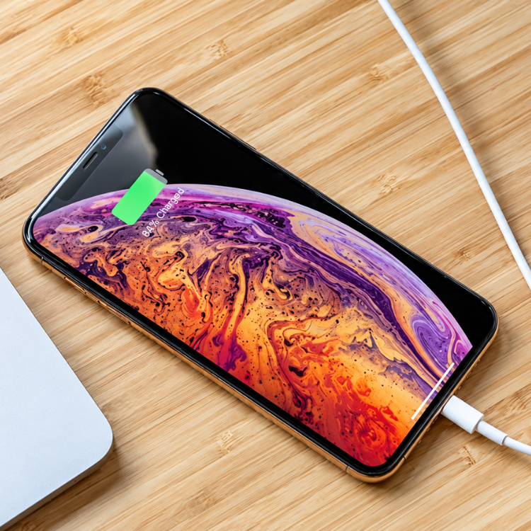 thay-cap-sac-iphone-xs-chinh-hang-rexon-9