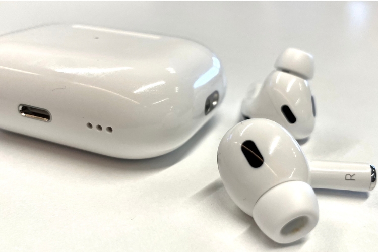 AirPods Pro 2 là sản phẩm cao cấp được tích hợp chức năng Adaptive Audio