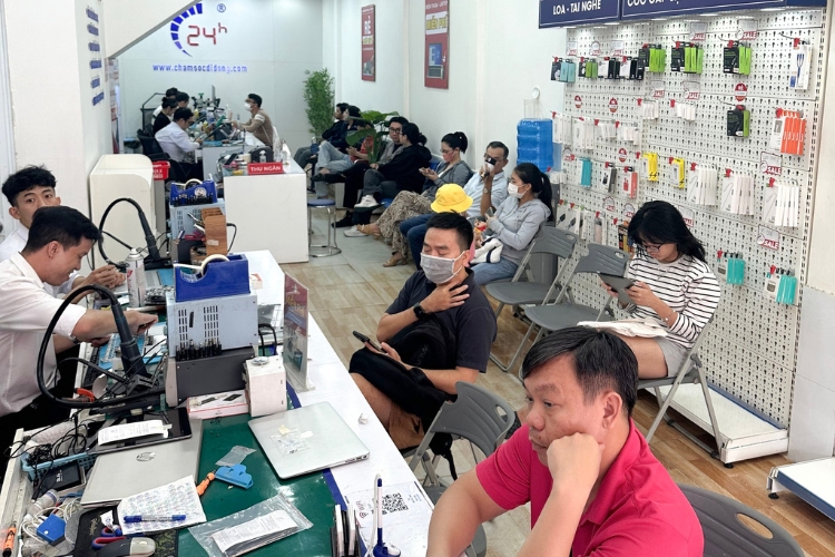 thay mặt kính iphone 16