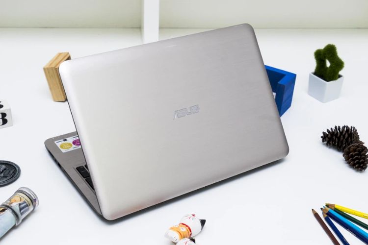  Laptop Asus A556 bị hỏng RAM