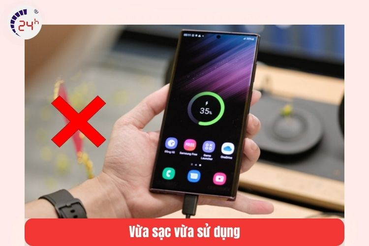Vừa dùng vừa sạc gây hao tổn tình trạng pin