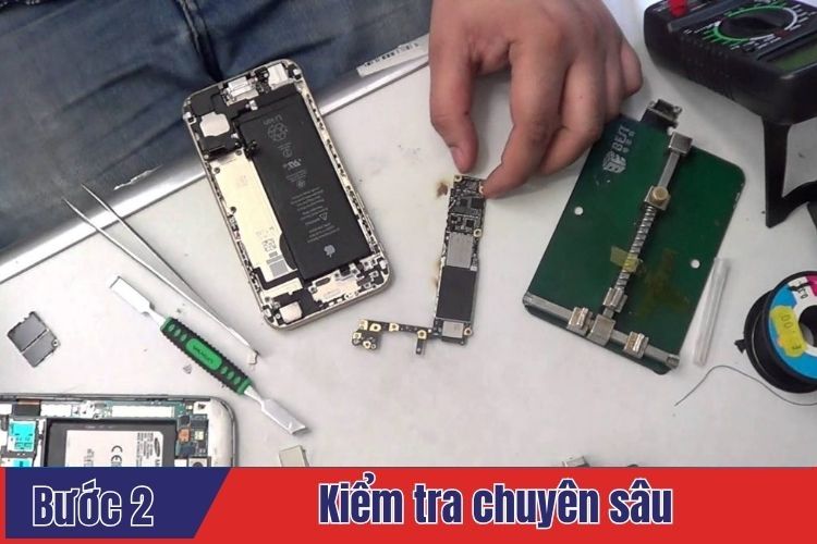 Kiểm tra chuyên sâu trình trạng iPhone 12 Mini cần thay kính lưng