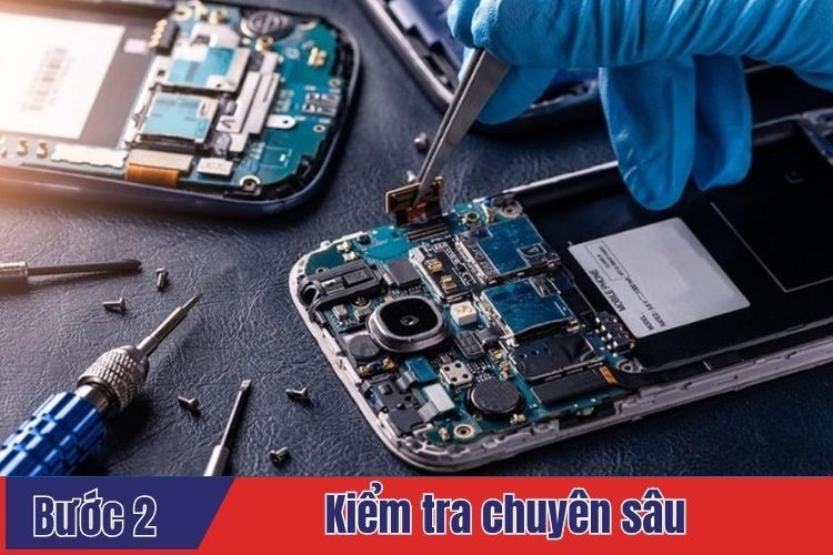 Kiểm tra chuyên sâu trình trạng iPhone 14 cần thay kính lưng