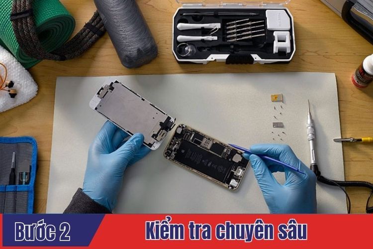 Kiểm tra chuyên sâu trình trạng iPhone 15 Pro Max cần thay kính lưng