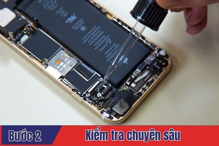 Kiểm tra chuyên sâu trình trạng iPhone 16 cần thay kính lưng  