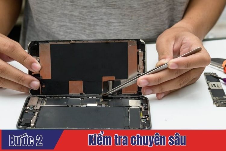 Kiểm tra chuyên sâu trình trạng iPhone 13 Pro Max cần thay mặt kính  