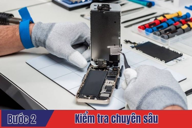 Kiểm tra chuyên sâu trình trạng iPhone 13 cần thay mặt kính  