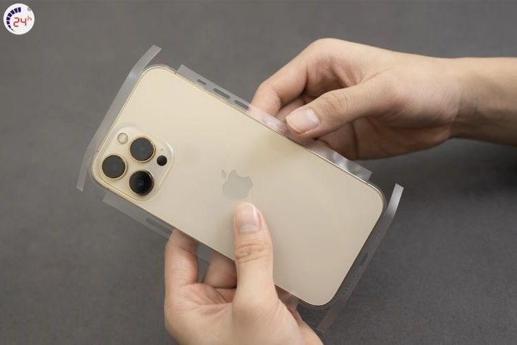 Dán mặt lưng giúp mặt lưng được bảo vệ tốt hơn