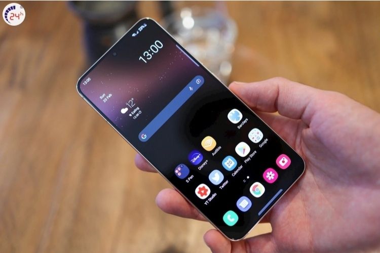 Chi phí dán mặt lưng khá rẻ, dễ dàng cho người dùng đổi mới