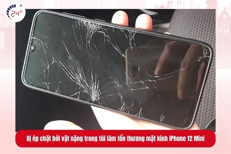 Bị ép chặt bởi vật nặng trong túi làm tổn thương mặt kính iPhone 12 Mini