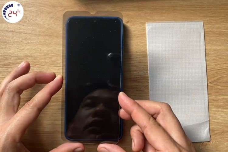 Căn chỉnh vị trí loa thoại và camera chính xác