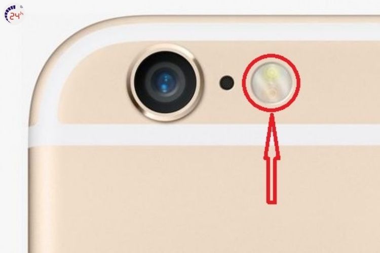 iPhone chính hãng có cắt chính xác, không ảnh hưởng đến lớp màng lọc
