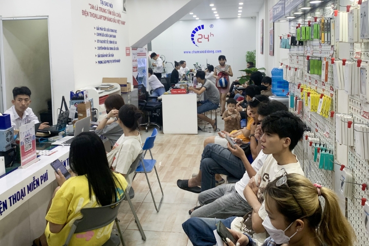 Đánh giá thực tế từ khách hàng iPhone 13 đã sửa tại Bệnh Viện Điện Thoại, Laptop 24h