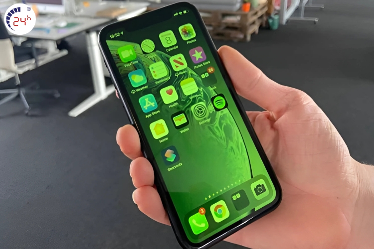  Dấu hiệu nhận biết màn hình iPhone bị xanh lá cây