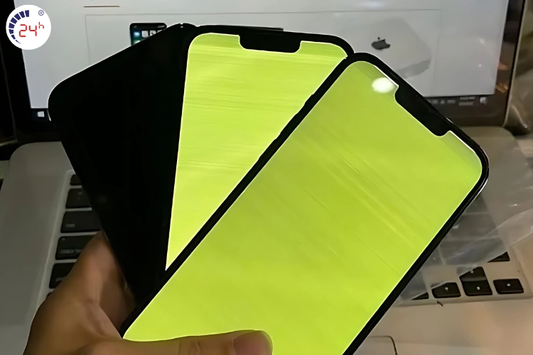 Nguyên nhân màn hình điện thoại iPhone bị xanh lá cây