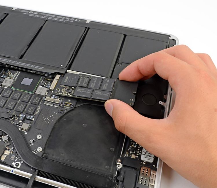 Nên nâng cấp SSD cho Macbook khi có những dấu hiệu bên trên
