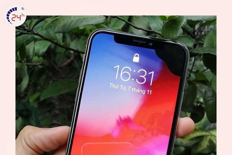 Mặt kính bị loang lổ hoặc mờ đục làm trãi nghiêm bị giảm đi