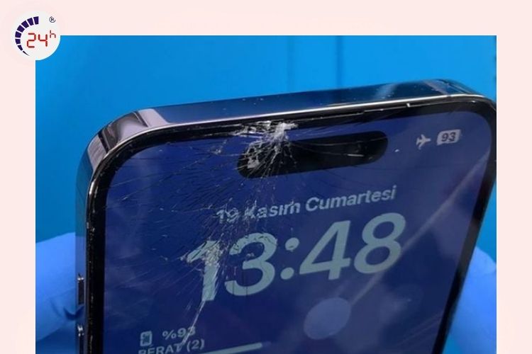 Mặt kính iphone 16 pro max bị vỡ nhẹ
