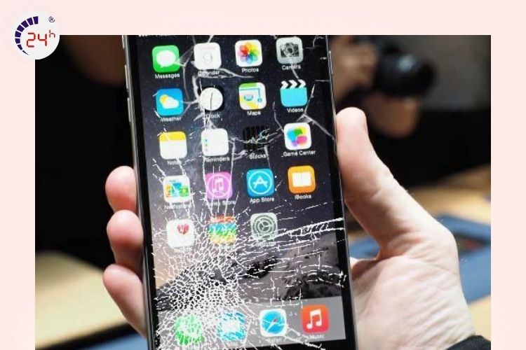 Thay mặt kính giúp tránh tình trạng các vết nứt lan rộng