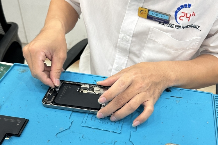 thay pin iphone chất lượng uy tín ở đâu