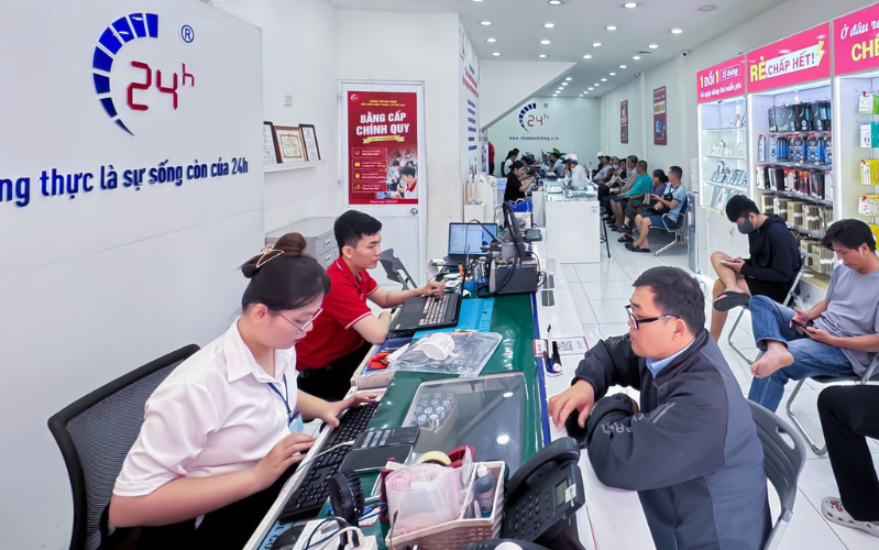 pin-dien-thoai-bi-phong-co-sao-khong-16