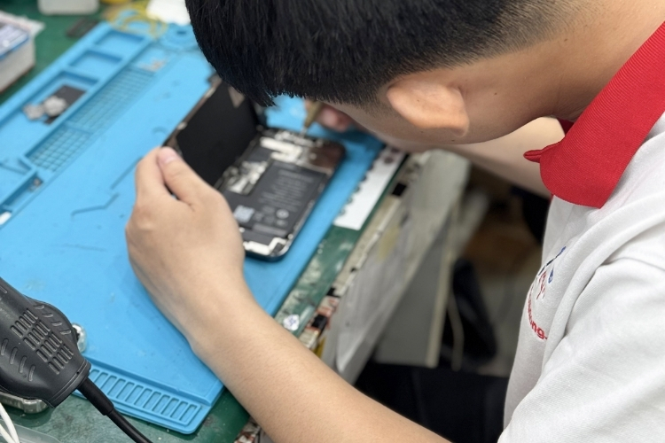 Sửa chữa điện thoại tại Bệnh Viện Điện Thoại, Laptop 24h