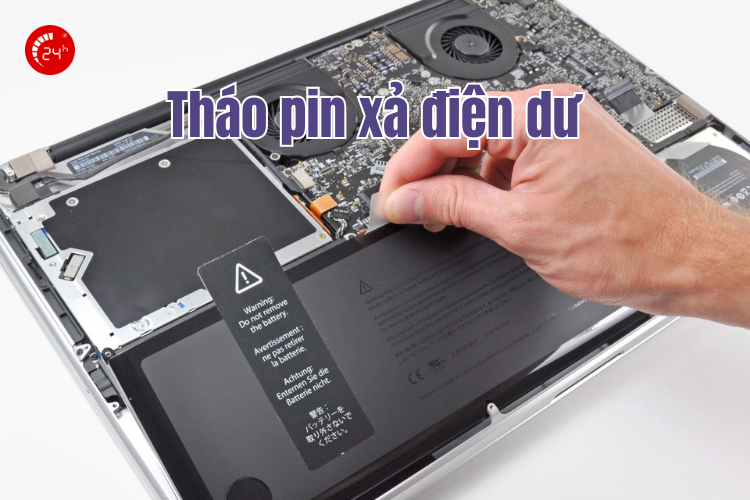 tháo pin laptop