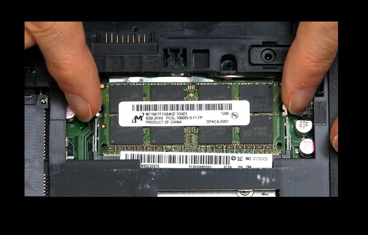 Bạn cần chọn RAM tương thích với bo mạch chủ trên thiết bị