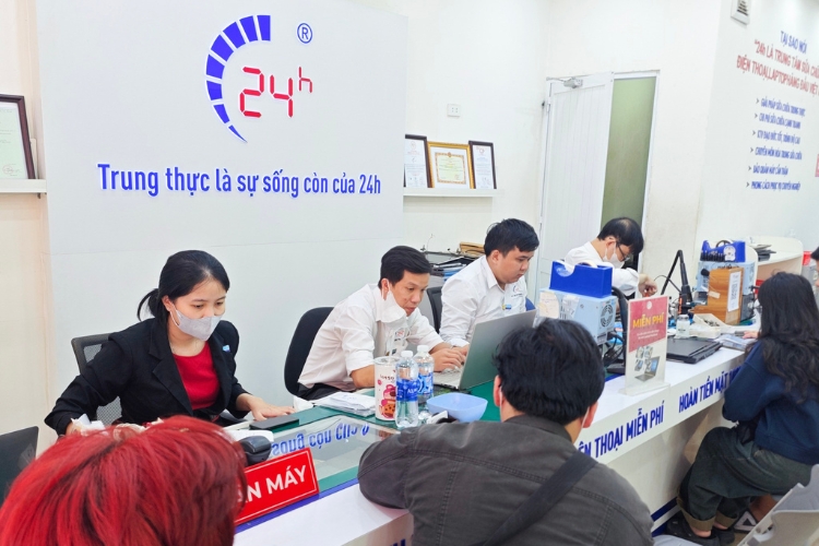 thay kính lưng iPhone 16