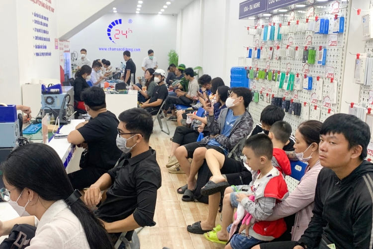thay mặt kính iphone 16 plus