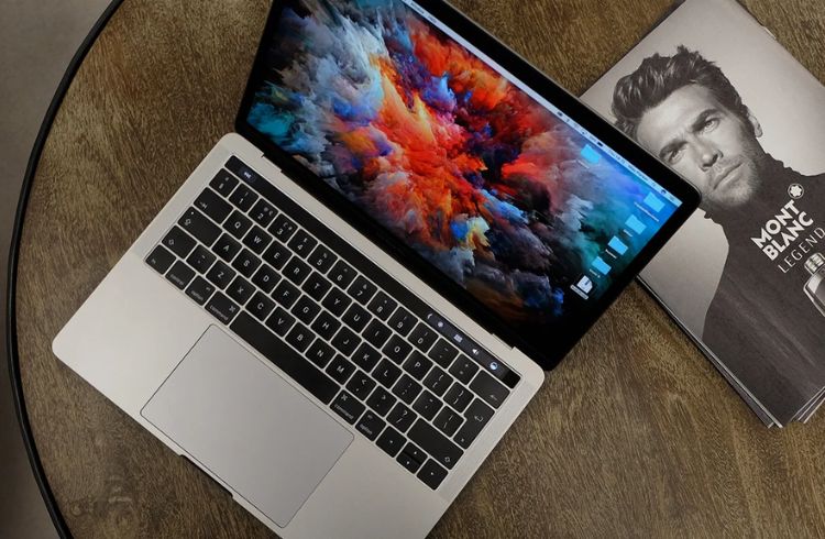 Macbook Pro 13 inch A1706 (2016, 2017) là dòng máy tính xách tay cao cấp