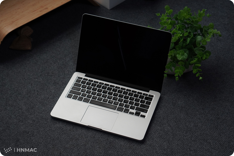 Macbook Pro 13 inch là dòng máy tính xách tay cao cấp sang trọng đến từ hãng Apple
