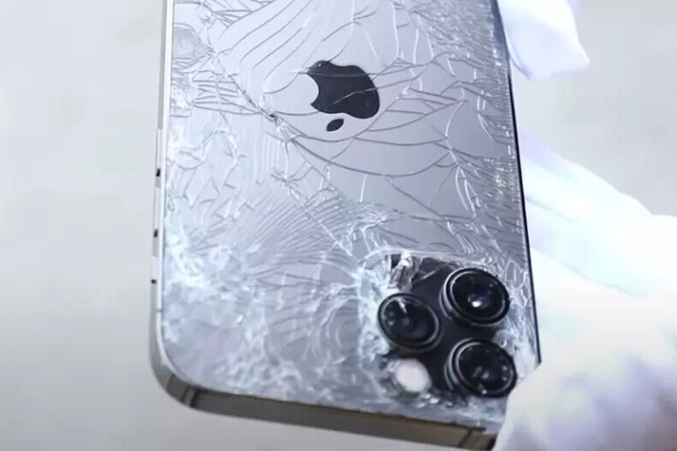 Kính lưng iPhone 13 Pro có thể bị hỏng vì những nguyên nhân khác nhau