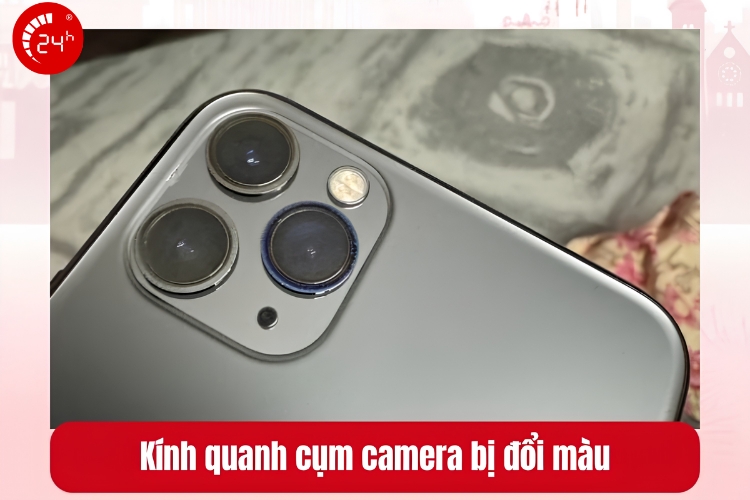 Kính quanh cụm camera bị đổi màu