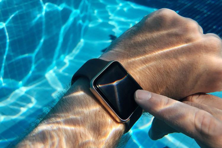 Thay màn hình Apple Watch Series 6 44mm có mất chống nước không?