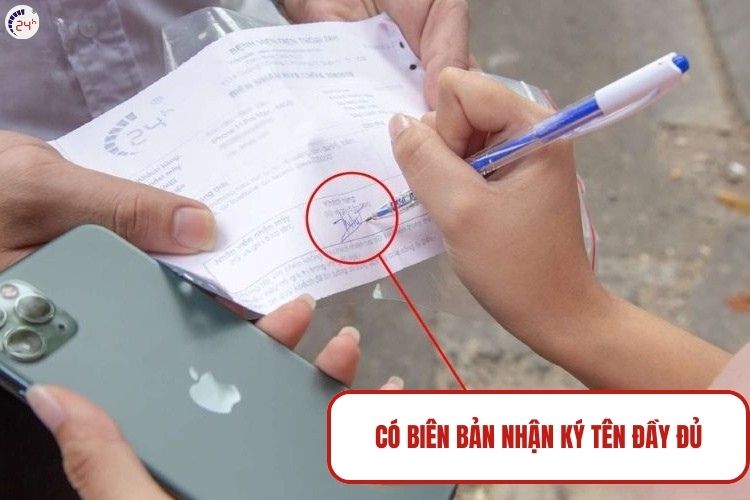 Cung cấp biên bản nhận ký tên đầy đủ khi thay màn hình điện thoại