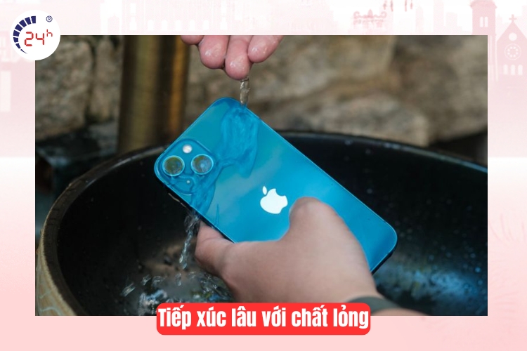 iPhone 13 tiếp xúc lâu với chất lỏng