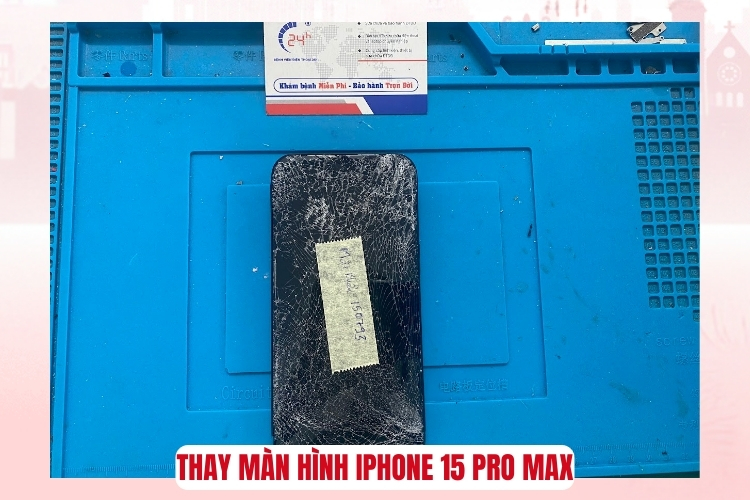 iPhone 15 Pro Max bị nứt vỡ màn hình