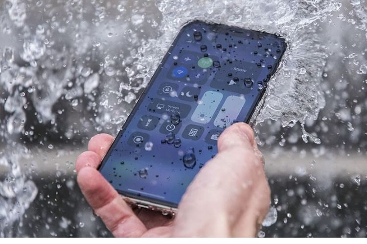IPhone XS có mất chống nước sau khi thay màn hình không?