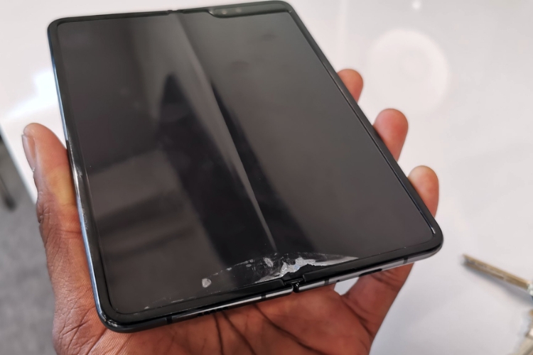 Galaxy Z Fold5 có thể hư màn hình vì nhiều nguyên nhân khác nhau