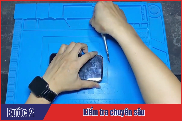  Kiểm tra chuyên sâu trình trạng pin iPhone 11 và tư vấn, báo giá sửa chữa