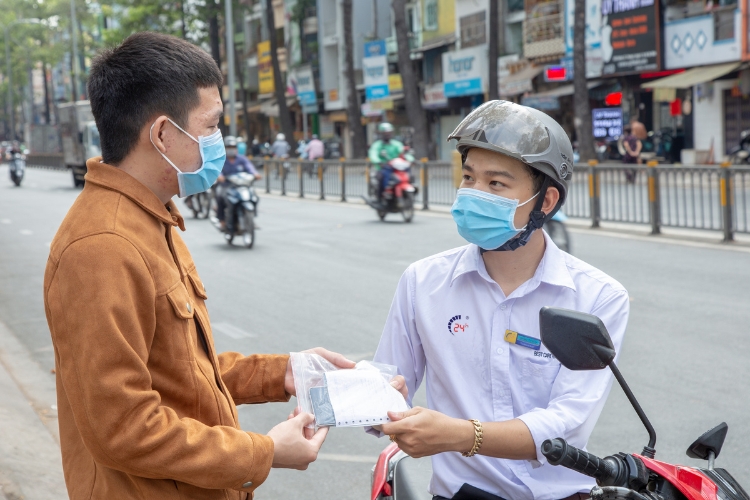 Địa chỉ thay Pin iPhone 12 chính hãng