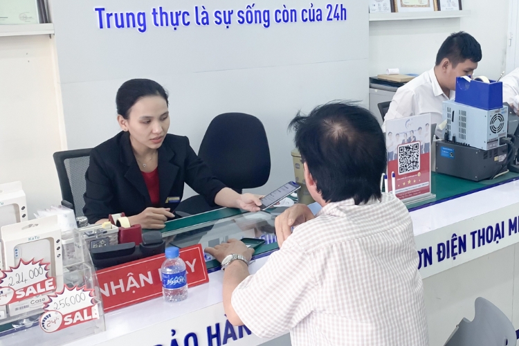 thay pin 12 mini chính hãng ở đâu uy tín