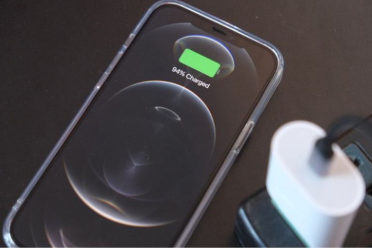 Nguyên nhân cần thay pin iPhone 12 Pro Max