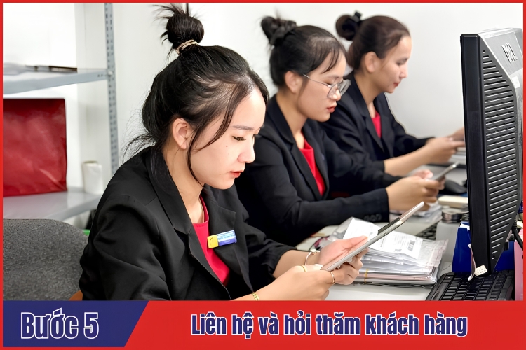 Nhân viên liên hệ hỏi thăm khách sau dịch vụ của chamsocdidong.com