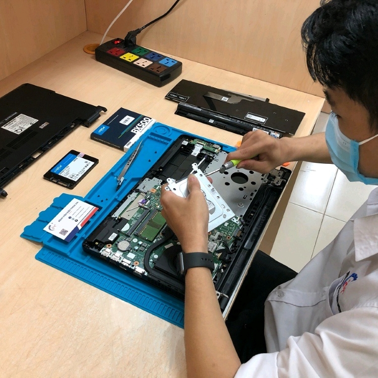 Bệnh Viện Điện Thoại Laptop 24h sở hữu quy trình sửa chữa tiêu chuẩn